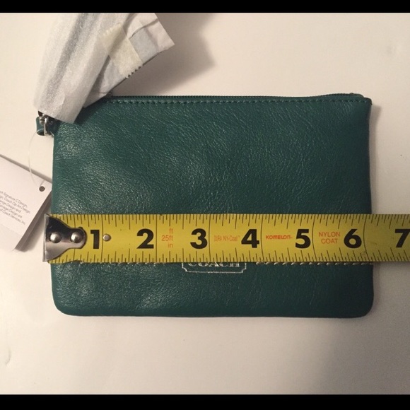 NWT Coach Green Wristlet - Picture 7 of 8